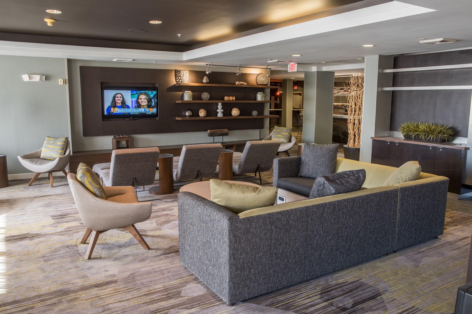 Courtyard By Marriott Norwich Hotel Bagian luar foto