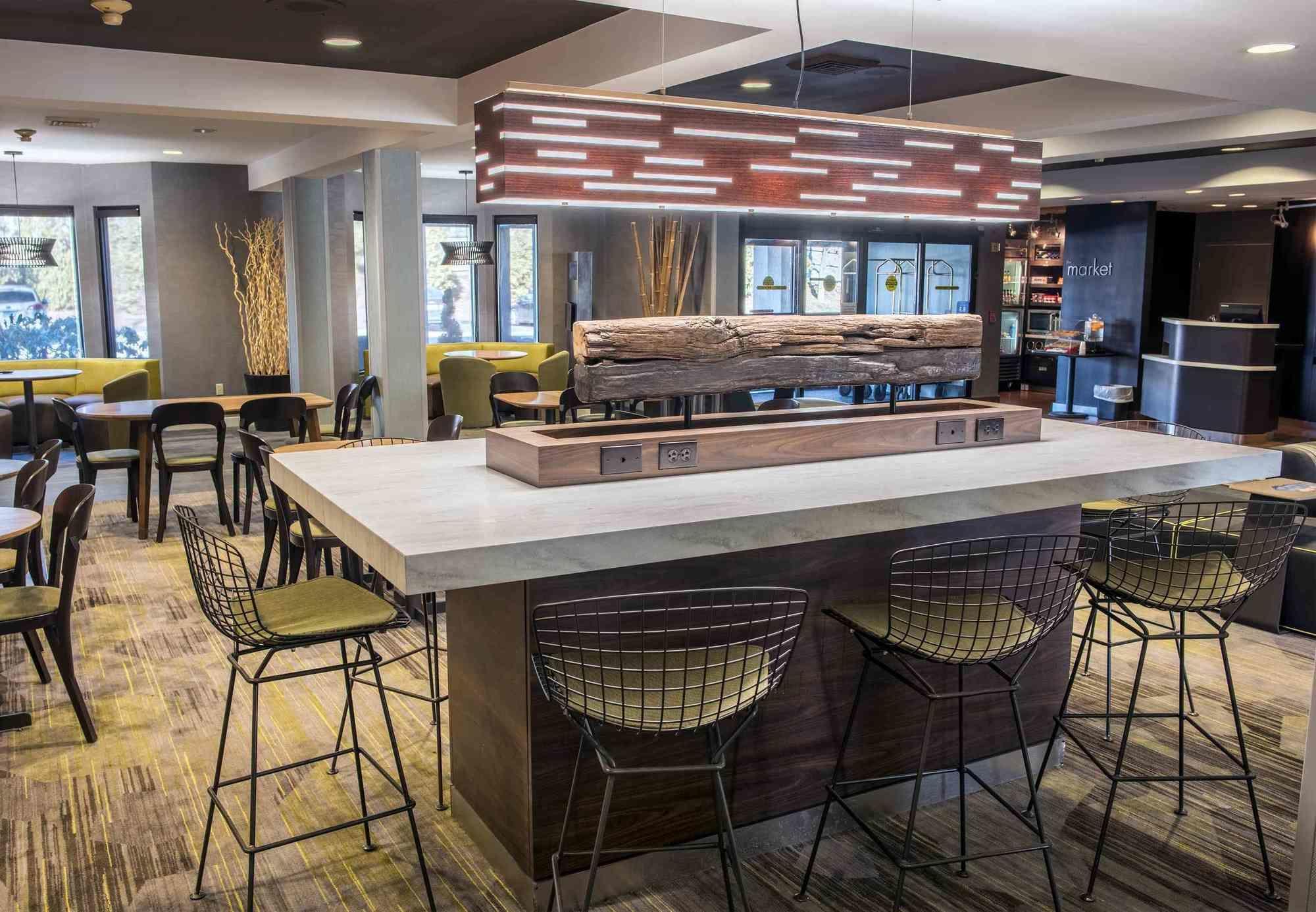 Courtyard By Marriott Norwich Hotel Bagian luar foto