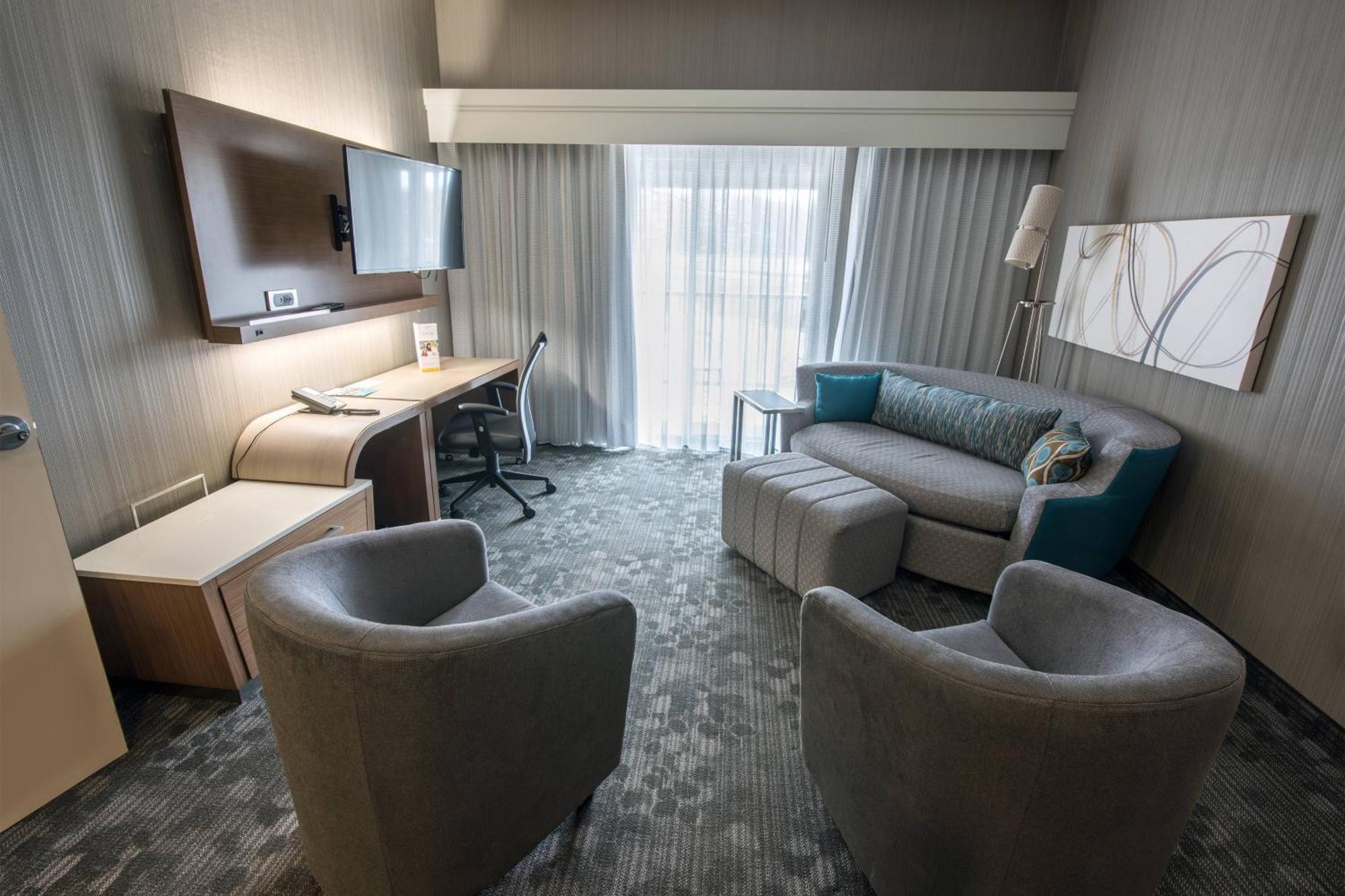 Courtyard By Marriott Norwich Hotel Bagian luar foto