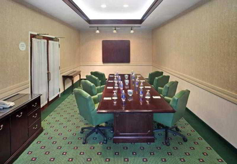 Courtyard By Marriott Norwich Hotel Bagian luar foto