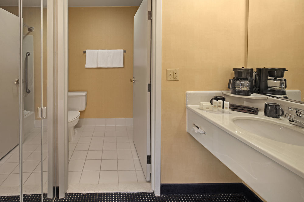 Courtyard By Marriott Norwich Hotel Ruang foto