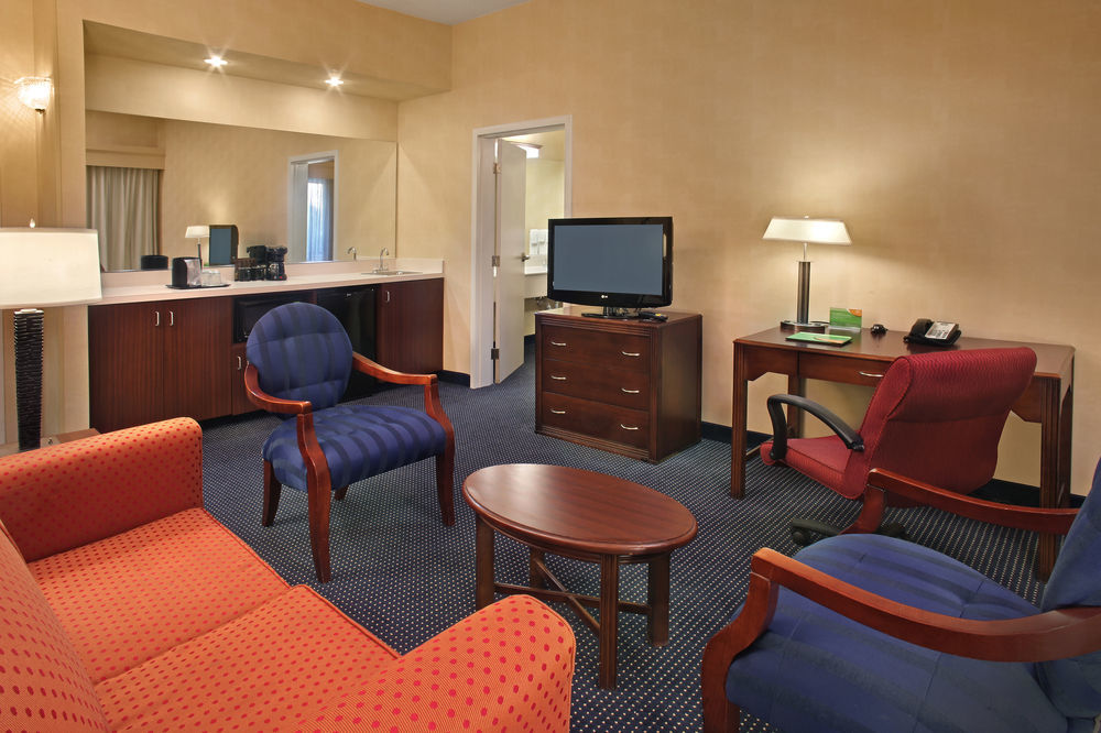 Courtyard By Marriott Norwich Hotel Ruang foto