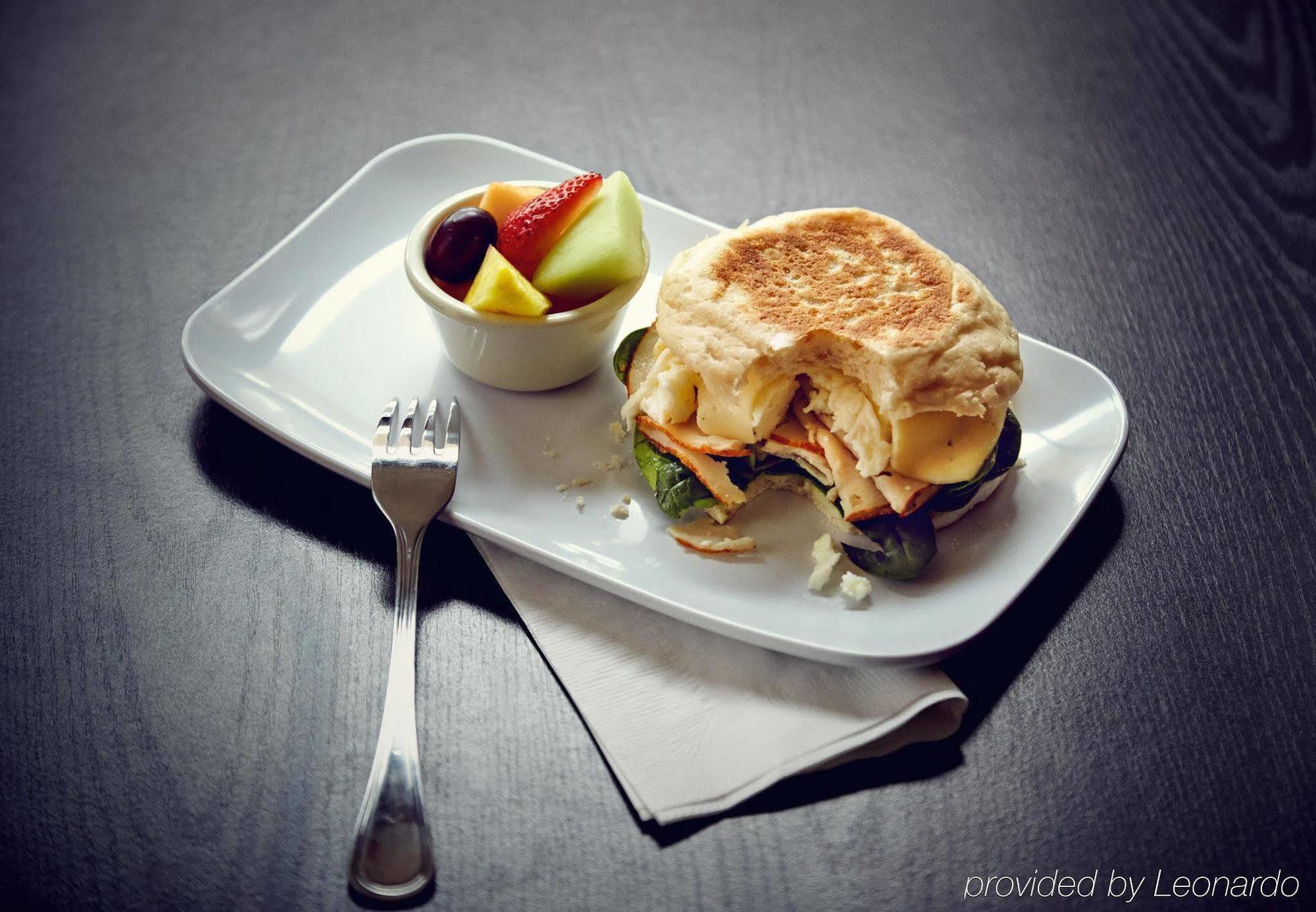 Courtyard By Marriott Norwich Hotel Bagian luar foto