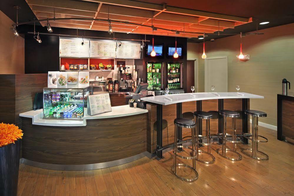 Courtyard By Marriott Norwich Hotel Bagian luar foto