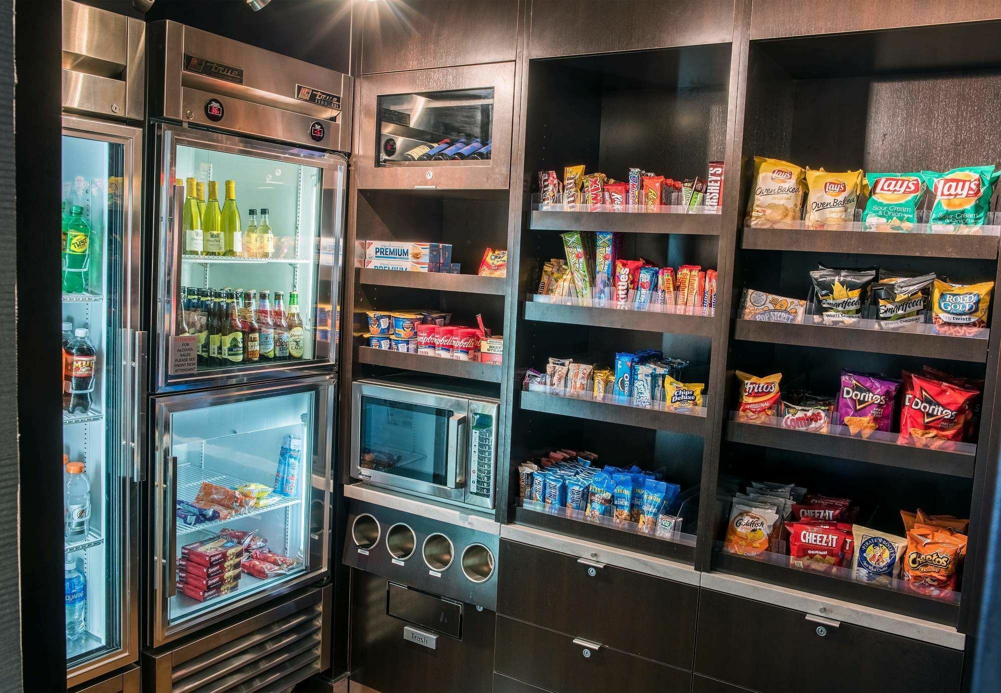 Courtyard By Marriott Norwich Hotel Bagian luar foto