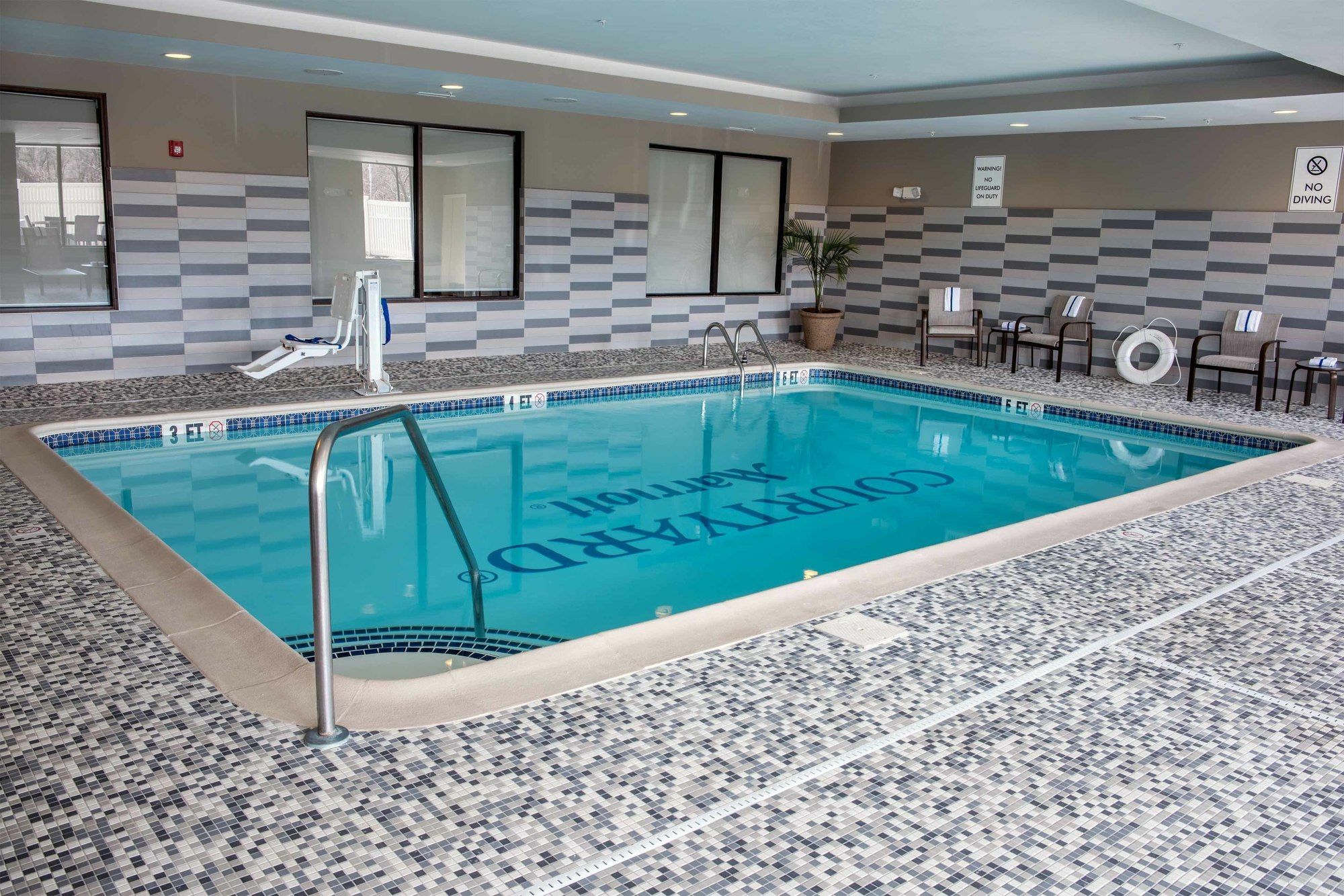 Courtyard By Marriott Norwich Hotel Bagian luar foto